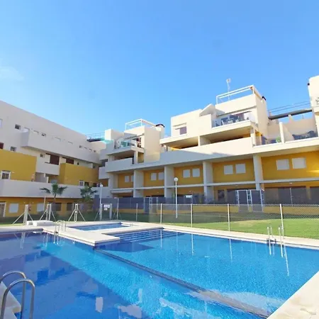 Fantastic Location - Luxury 3 Bed 3 Bath Duplex In 아파트
