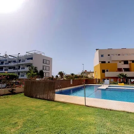 Fantastic Location - Luxury 3 Bed 3 Bath Duplex In 아파트