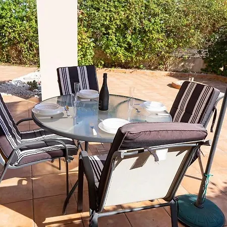 Fantastic Location - Luxury 3 Bed 3 Bath Duplex In *