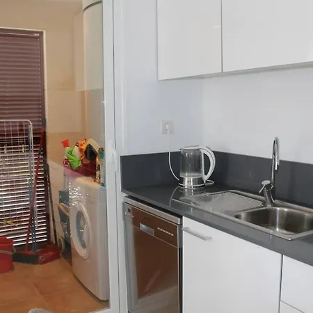 Fantastic Location - Luxury 3 Bed 3 Bath Duplex In